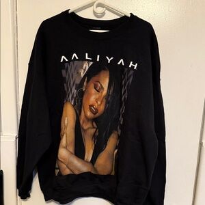 Aaliyah Black Graphic Sweatshirt